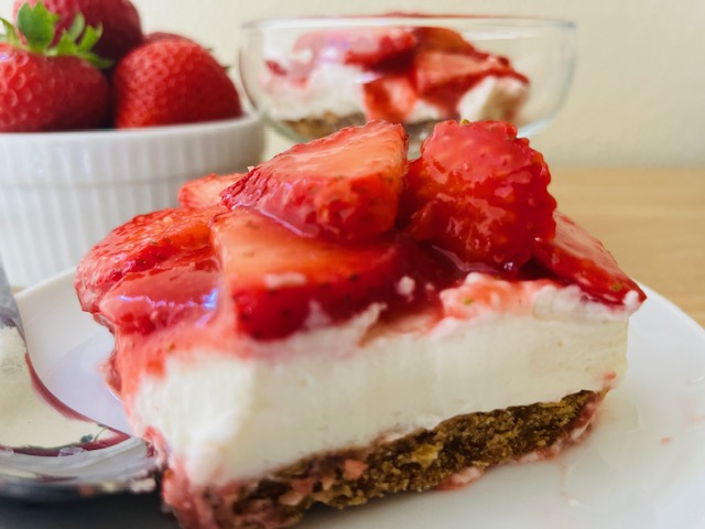 A lite strawberry cheesecake made from cream cheese and whipping cream