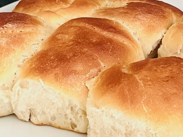 Sweetened condensed milk rolls